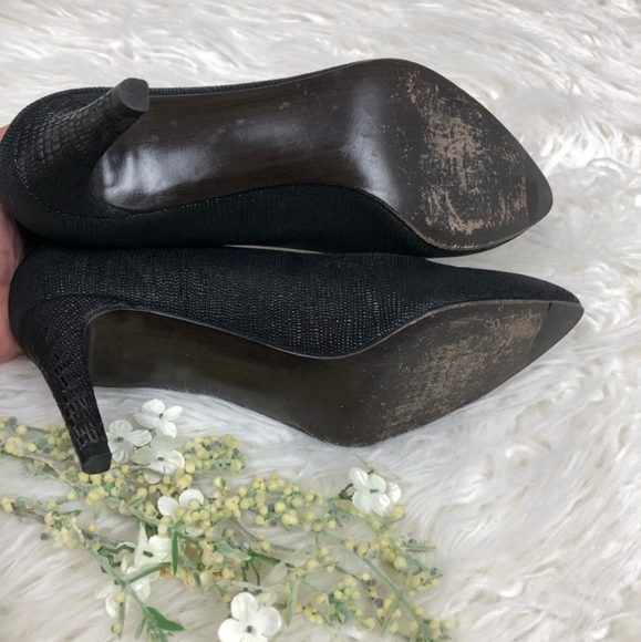 Stuart Weitzman🖤 Textured Pumps - Picture 5 of 6